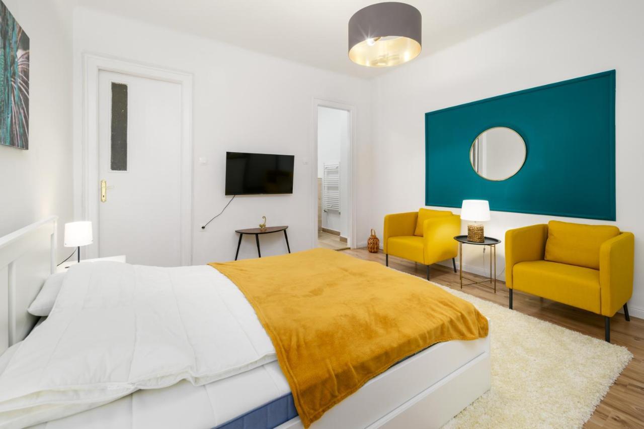 Stylish Spot By The River Danube Budapest Exterior foto